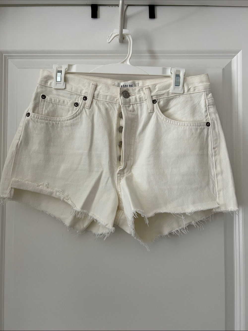 AGOLDE Off-White Raw Hem Button-Fly Denim Shorts